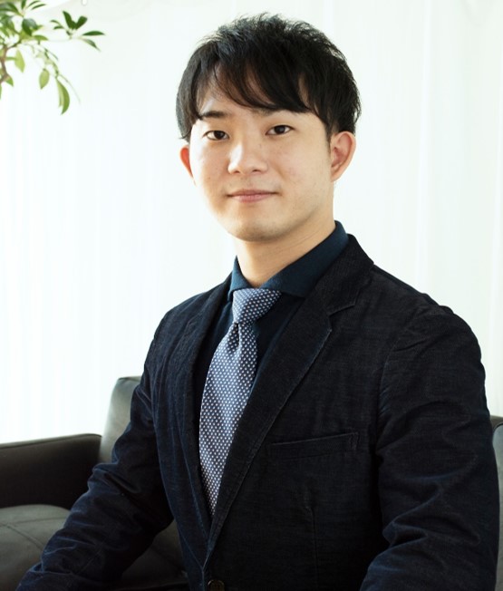松広　航